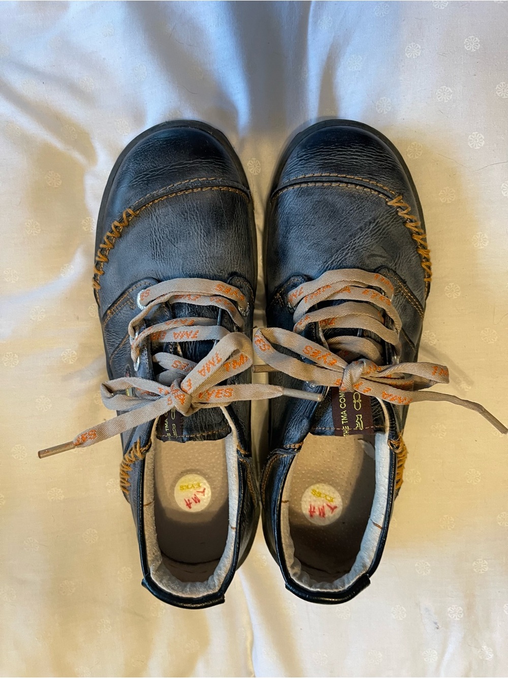 Funky Women’s Waxed Leather Lace-Up Oxfords with Contrasting Stitching